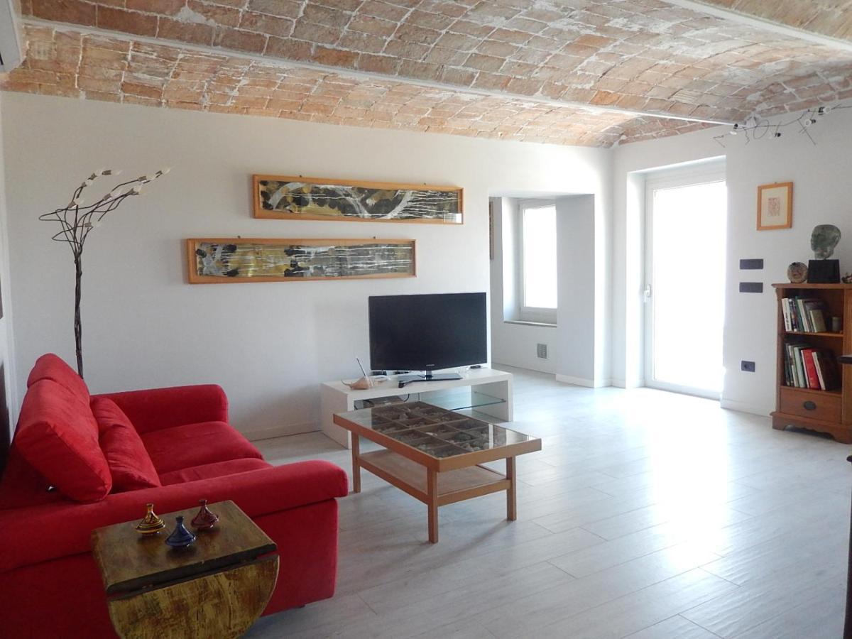 B&B Bionzo16 Calosso Εξωτερικό φωτογραφία